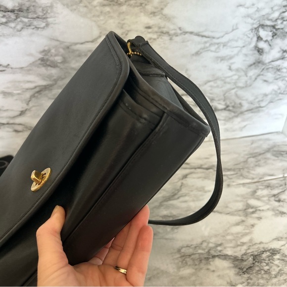 Coach Ridgefield 9812 Black Leather VTG Vintage 90s Y2K Coach crossbody J9D-9812 - Picture 10 of 15